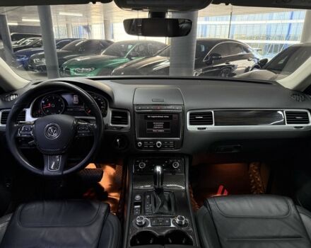 Серый Фольксваген Туарег, объемом двигателя 3 л и пробегом 162 тыс. км за 760 $, фото 20 на Automoto.ua