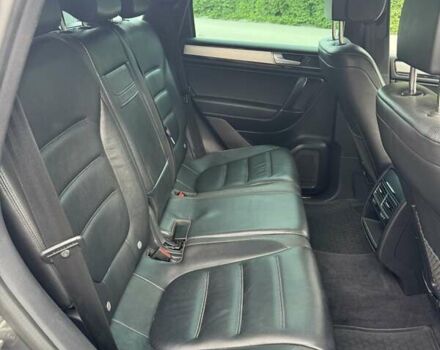 Серый Фольксваген Туарег, объемом двигателя 3.6 л и пробегом 115 тыс. км за 19500 $, фото 3 на Automoto.ua