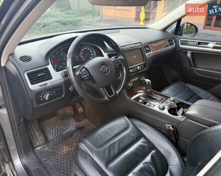 Серый Фольксваген Туарег, объемом двигателя 2.97 л и пробегом 139 тыс. км за 33900 $, фото 23 на Automoto.ua