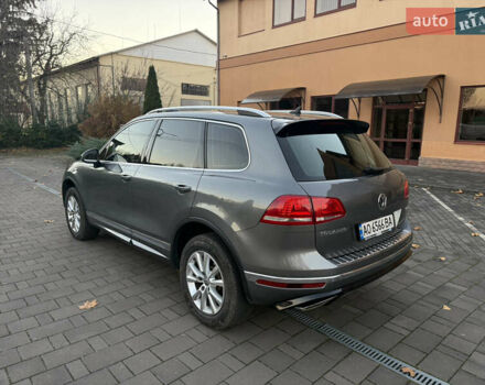 Серый Фольксваген Туарег, объемом двигателя 2.97 л и пробегом 139 тыс. км за 33900 $, фото 4 на Automoto.ua