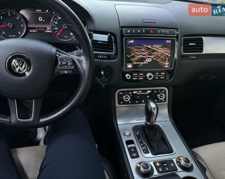 Серый Фольксваген Туарег, объемом двигателя 3 л и пробегом 123 тыс. км за 33333 $, фото 54 на Automoto.ua