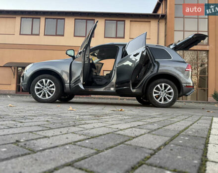 Серый Фольксваген Туарег, объемом двигателя 2.97 л и пробегом 139 тыс. км за 33900 $, фото 44 на Automoto.ua