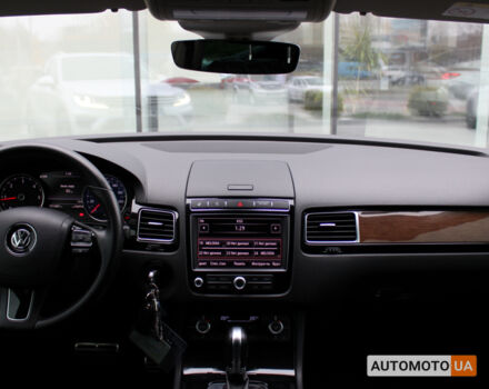 Сірий Фольксваген Туарег, об'ємом двигуна 3 л та пробігом 171 тис. км за 28900 $, фото 13 на Automoto.ua