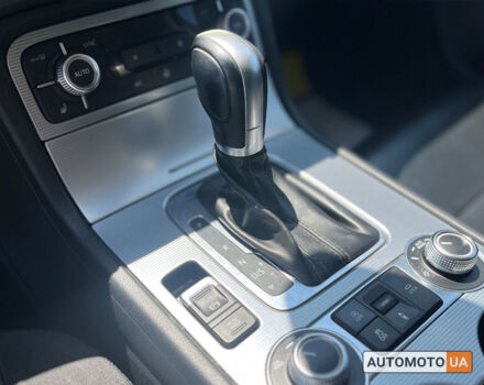 Серый Фольксваген Туарег, объемом двигателя 3 л и пробегом 197 тыс. км за 31900 $, фото 22 на Automoto.ua