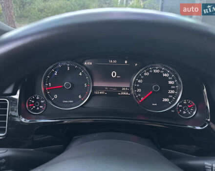 Серый Фольксваген Туарег, объемом двигателя 3 л и пробегом 123 тыс. км за 33333 $, фото 56 на Automoto.ua