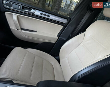 Серый Фольксваген Туарег, объемом двигателя 3 л и пробегом 123 тыс. км за 33333 $, фото 50 на Automoto.ua