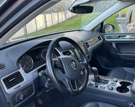 Сірий Фольксваген Туарег, об'ємом двигуна 3 л та пробігом 198 тис. км за 30500 $, фото 11 на Automoto.ua