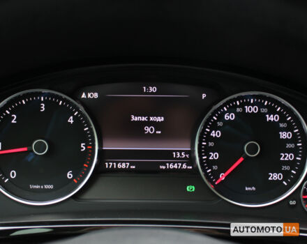 Сірий Фольксваген Туарег, об'ємом двигуна 3 л та пробігом 171 тис. км за 28900 $, фото 16 на Automoto.ua