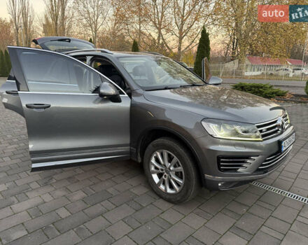 Серый Фольксваген Туарег, объемом двигателя 2.97 л и пробегом 139 тыс. км за 33900 $, фото 49 на Automoto.ua