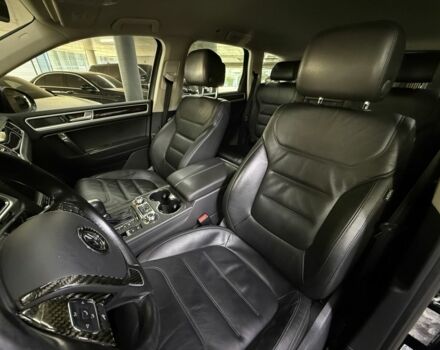 Серый Фольксваген Туарег, объемом двигателя 3 л и пробегом 162 тыс. км за 760 $, фото 16 на Automoto.ua