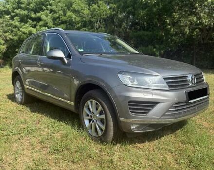 Серый Фольксваген Туарег, объемом двигателя 3 л и пробегом 223 тыс. км за 30000 $, фото 4 на Automoto.ua