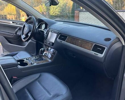 Сірий Фольксваген Туарег, об'ємом двигуна 3 л та пробігом 198 тис. км за 30500 $, фото 12 на Automoto.ua