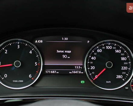 Серый Фольксваген Туарег, объемом двигателя 2.97 л и пробегом 171 тыс. км за 28900 $, фото 9 на Automoto.ua