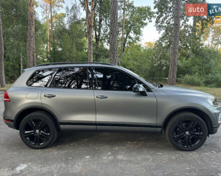 Серый Фольксваген Туарег, объемом двигателя 3 л и пробегом 123 тыс. км за 33333 $, фото 1 на Automoto.ua