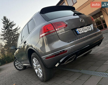 Серый Фольксваген Туарег, объемом двигателя 2.97 л и пробегом 139 тыс. км за 33900 $, фото 15 на Automoto.ua