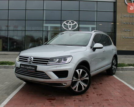 Серый Фольксваген Туарег, объемом двигателя 2.97 л и пробегом 171 тыс. км за 28900 $, фото 2 на Automoto.ua