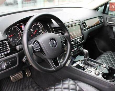 Серый Фольксваген Туарег, объемом двигателя 2.97 л и пробегом 171 тыс. км за 28900 $, фото 8 на Automoto.ua