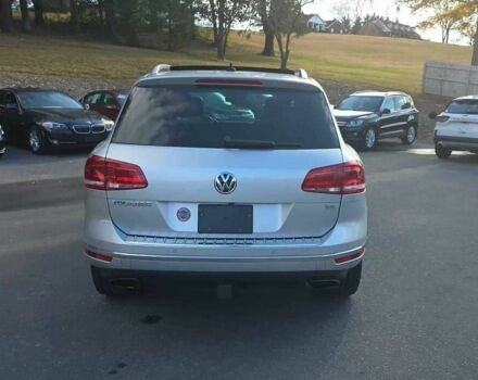 Сірий Фольксваген Туарег, об'ємом двигуна 0 л та пробігом 82 тис. км за 14000 $, фото 4 на Automoto.ua