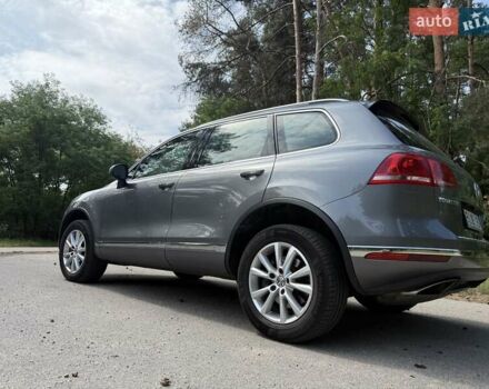 Серый Фольксваген Туарег, объемом двигателя 3 л и пробегом 223 тыс. км за 30000 $, фото 5 на Automoto.ua