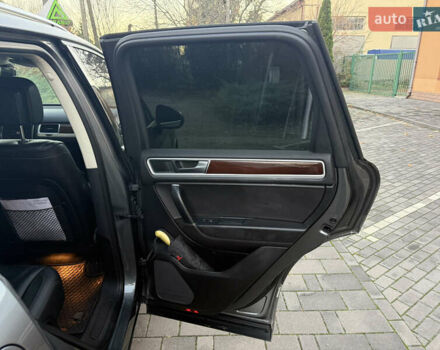 Серый Фольксваген Туарег, объемом двигателя 2.97 л и пробегом 139 тыс. км за 33900 $, фото 30 на Automoto.ua