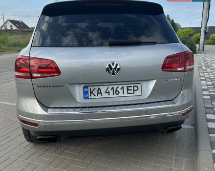Серый Фольксваген Туарег, объемом двигателя 3 л и пробегом 230 тыс. км за 32000 $, фото 4 на Automoto.ua