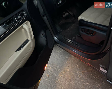 Серый Фольксваген Туарег, объемом двигателя 3 л и пробегом 123 тыс. км за 33333 $, фото 19 на Automoto.ua