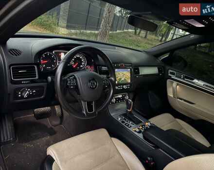 Серый Фольксваген Туарег, объемом двигателя 3 л и пробегом 123 тыс. км за 33333 $, фото 18 на Automoto.ua