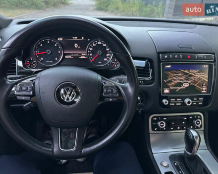 Серый Фольксваген Туарег, объемом двигателя 3 л и пробегом 123 тыс. км за 33333 $, фото 55 на Automoto.ua