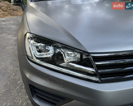 Серый Фольксваген Туарег, объемом двигателя 3 л и пробегом 123 тыс. км за 33333 $, фото 11 на Automoto.ua