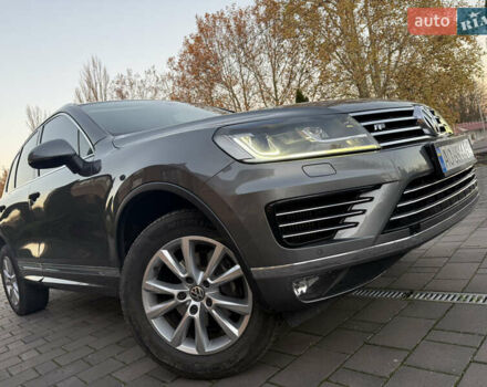 Серый Фольксваген Туарег, объемом двигателя 2.97 л и пробегом 139 тыс. км за 33900 $, фото 11 на Automoto.ua