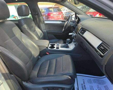 Сірий Фольксваген Туарег, об'ємом двигуна 0 л та пробігом 82 тис. км за 14000 $, фото 5 на Automoto.ua