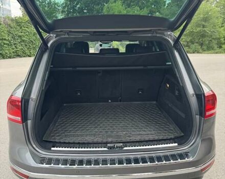 Серый Фольксваген Туарег, объемом двигателя 3.6 л и пробегом 115 тыс. км за 19500 $, фото 5 на Automoto.ua