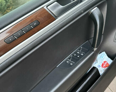 Серый Фольксваген Туарег, объемом двигателя 2.97 л и пробегом 139 тыс. км за 33900 $, фото 39 на Automoto.ua