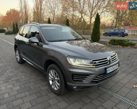 Серый Фольксваген Туарег, объемом двигателя 2.97 л и пробегом 139 тыс. км за 33900 $, фото 2 на Automoto.ua