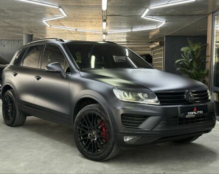 Серый Фольксваген Туарег, объемом двигателя 3 л и пробегом 162 тыс. км за 760 $, фото 2 на Automoto.ua