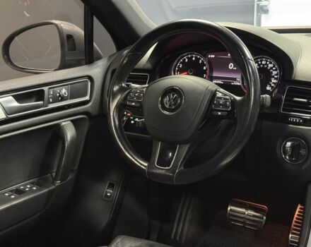 Серый Фольксваген Туарег, объемом двигателя 3.6 л и пробегом 240 тыс. км за 18999 $, фото 10 на Automoto.ua