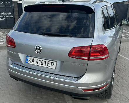 Серый Фольксваген Туарег, объемом двигателя 3 л и пробегом 230 тыс. км за 32000 $, фото 5 на Automoto.ua