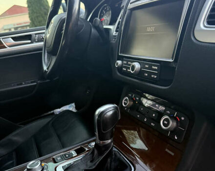 Серый Фольксваген Туарег, объемом двигателя 2.97 л и пробегом 139 тыс. км за 33900 $, фото 35 на Automoto.ua