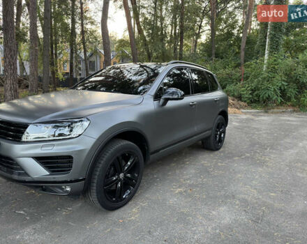 Серый Фольксваген Туарег, объемом двигателя 3 л и пробегом 123 тыс. км за 33333 $, фото 10 на Automoto.ua