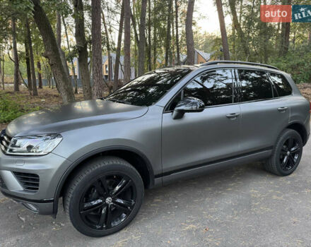 Серый Фольксваген Туарег, объемом двигателя 3 л и пробегом 123 тыс. км за 33333 $, фото 9 на Automoto.ua