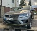 Сірий Фольксваген Туарег, об'ємом двигуна 3 л та пробігом 198 тис. км за 30500 $, фото 3 на Automoto.ua