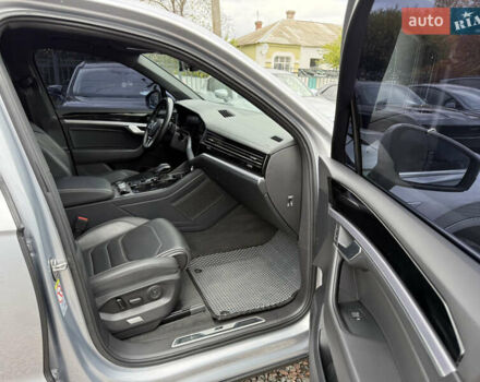 Серый Фольксваген Туарег, объемом двигателя 3 л и пробегом 109 тыс. км за 39700 $, фото 44 на Automoto.ua