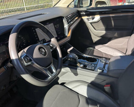 Сірий Фольксваген Туарег, об'ємом двигуна 2.97 л та пробігом 184 тис. км за 39500 $, фото 40 на Automoto.ua