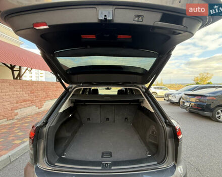 Серый Фольксваген Туарег, объемом двигателя 3 л и пробегом 106 тыс. км за 44700 $, фото 19 на Automoto.ua