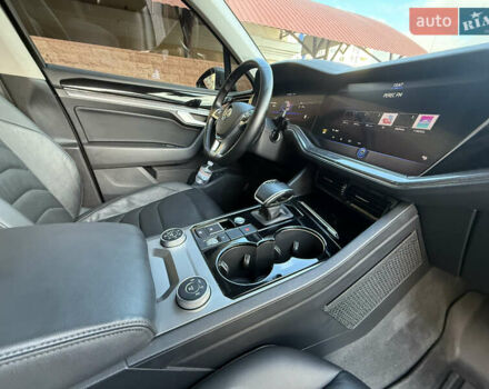 Серый Фольксваген Туарег, объемом двигателя 3 л и пробегом 106 тыс. км за 44700 $, фото 26 на Automoto.ua