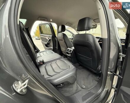 Серый Фольксваген Туарег, объемом двигателя 2.99 л и пробегом 200 тыс. км за 33700 $, фото 44 на Automoto.ua