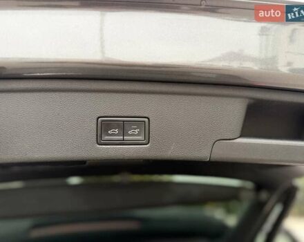 Серый Фольксваген Туарег, объемом двигателя 2.99 л и пробегом 200 тыс. км за 33700 $, фото 41 на Automoto.ua