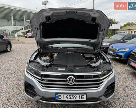 Серый Фольксваген Туарег, объемом двигателя 3 л и пробегом 109 тыс. км за 39700 $, фото 52 на Automoto.ua