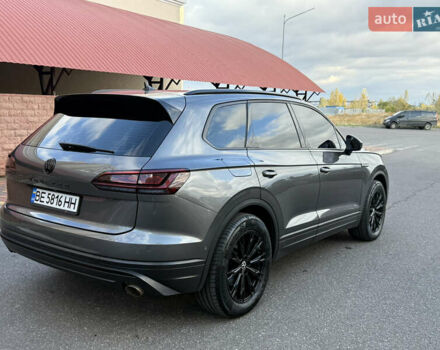 Серый Фольксваген Туарег, объемом двигателя 3 л и пробегом 106 тыс. км за 44700 $, фото 66 на Automoto.ua