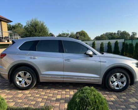 Серый Фольксваген Туарег, объемом двигателя 3 л и пробегом 158 тыс. км за 41000 $, фото 1 на Automoto.ua